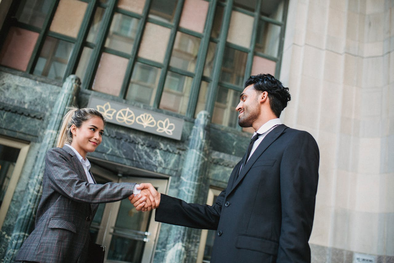 two people hand shaking